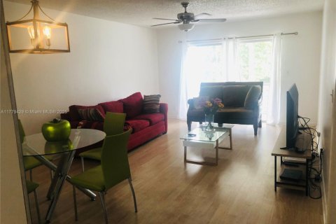 Condominio en venta en Lauderhill, Florida, 1 dormitorio, 67.45 m2 № 1699653 - foto 4
