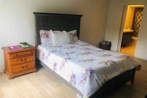 Condominio en venta en Lauderhill, Florida, 1 dormitorio, 67.45 m2 № 1699653 - foto 19