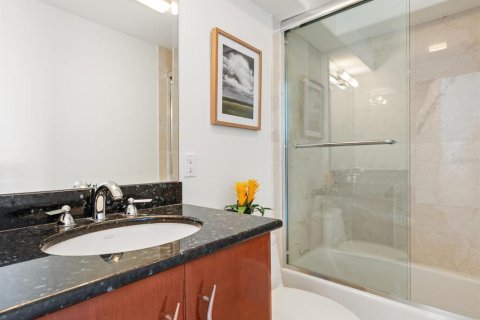 Condominio en venta en Sarasota, Florida, 3 dormitorios, 255.48 m2 № 1733168 - foto 28