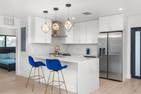 Immobilier commercial à vendre à Delray Beach, Floride: 210.7 m2 № 2084305 - photo 9
