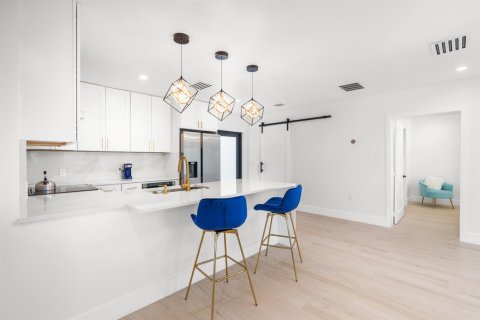 Immobilier commercial à vendre à Delray Beach, Floride: 210.7 m2 № 2084305 - photo 13