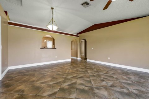 Villa ou maison à louer à Orlando, Floride: 3 chambres, 118.45 m2 № 2396541 - photo 3