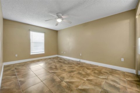 Villa ou maison à louer à Orlando, Floride: 3 chambres, 118.45 m2 № 2396541 - photo 6