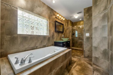 Villa ou maison à louer à Orlando, Floride: 3 chambres, 118.45 m2 № 2396541 - photo 8