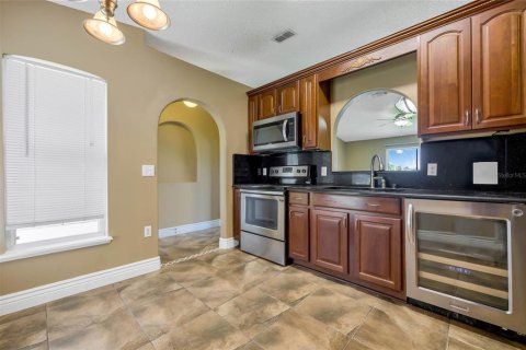 Villa ou maison à louer à Orlando, Floride: 3 chambres, 118.45 m2 № 2396541 - photo 5