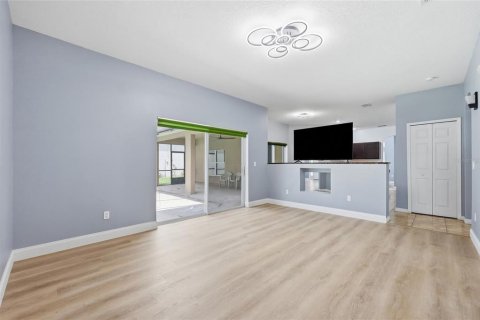 Villa ou maison à vendre à Kissimmee, Floride: 4 chambres, 206.24 m2 № 2232534 - photo 21