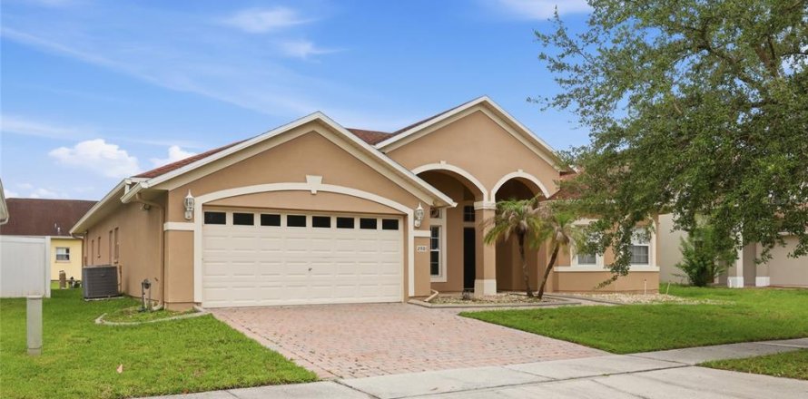 Villa ou maison à Kissimmee, Floride 4 chambres, 206.24 m2 № 2232534