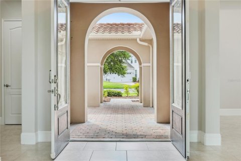 House in Winter Garden, Florida 5 bedrooms, 431.16 sq.m. № 2202326 - photo 8