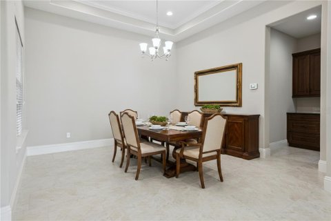 House in Winter Garden, Florida 5 bedrooms, 431.16 sq.m. № 2202326 - photo 22