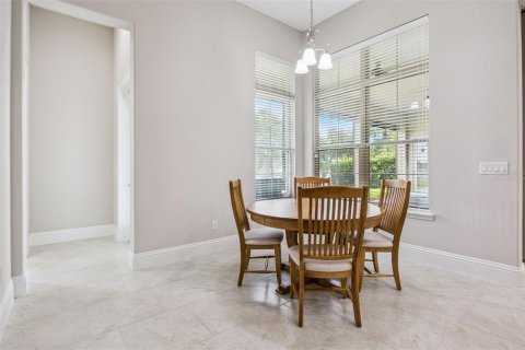 House in Winter Garden, Florida 5 bedrooms, 431.16 sq.m. № 2202326 - photo 19