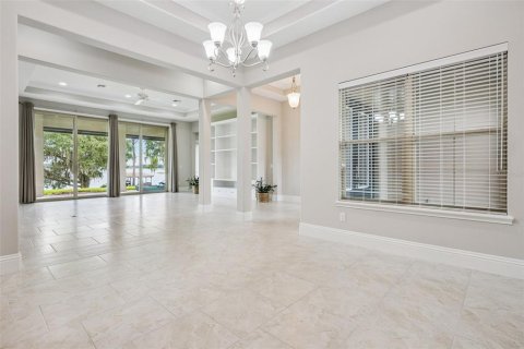 House in Winter Garden, Florida 5 bedrooms, 431.16 sq.m. № 2202326 - photo 23