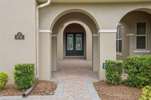 House in Winter Garden, Florida 5 bedrooms, 431.16 sq.m. № 2202326 - photo 6