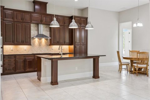 House in Winter Garden, Florida 5 bedrooms, 431.16 sq.m. № 2202326 - photo 18