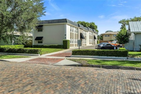 Condo in Orlando, Florida, 2 bedrooms № 2150674 - photo 19