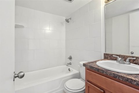 Condo in Orlando, Florida, 2 bedrooms № 2150674 - photo 15