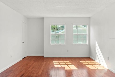 Condo in Orlando, Florida, 2 bedrooms № 2150674 - photo 9