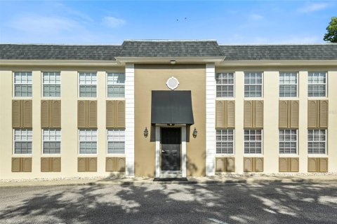 Condo in Orlando, Florida, 2 bedrooms № 2150674 - photo 2