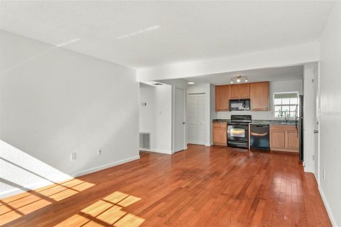 Condo in Orlando, Florida, 2 bedrooms № 2150674 - photo 6