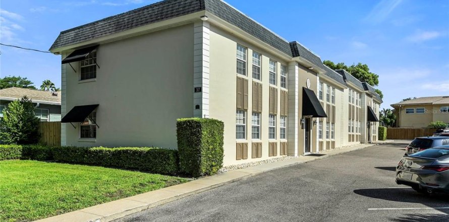Condo in Orlando, Florida, 2 bedrooms № 2150674