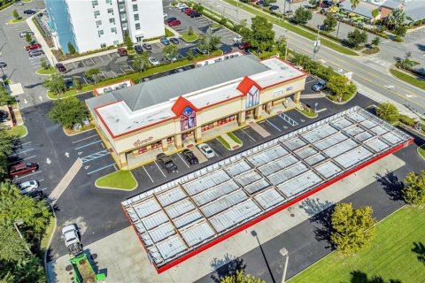 Propiedad comercial en venta en Orlando, Florida, 730.77 m2 № 222355 - foto 7