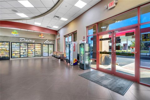 Propiedad comercial en venta en Orlando, Florida, 730.77 m2 № 222355 - foto 19