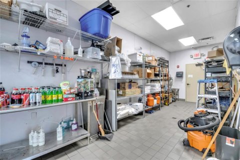 Propiedad comercial en venta en Orlando, Florida, 730.77 m2 № 222355 - foto 27