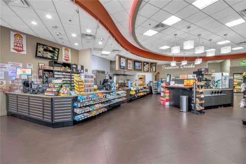 Propiedad comercial en venta en Orlando, Florida, 730.77 m2 № 222355 - foto 18