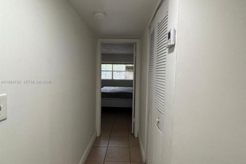 Copropriété à louer à Miami, Floride: 1 chambre, 106.74 m2 № 2026442 - photo 7