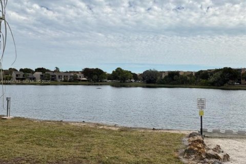 Copropriété à louer à Miami, Floride: 1 chambre, 106.74 m2 № 2026442 - photo 26