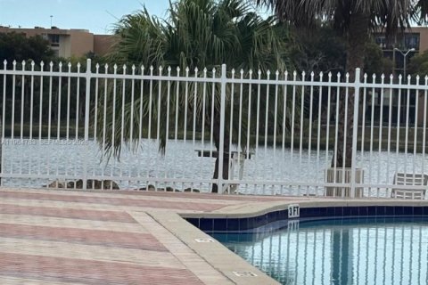 Copropriété à louer à Miami, Floride: 1 chambre, 106.74 m2 № 2026442 - photo 24