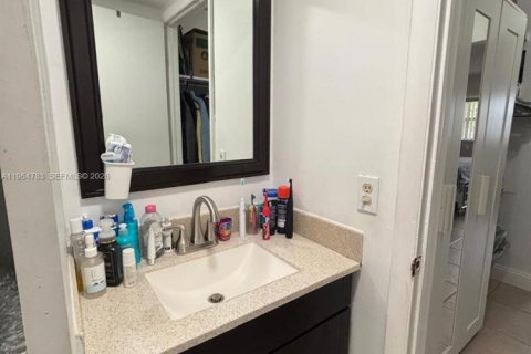 Copropriété à louer à Miami, Floride: 1 chambre, 106.74 m2 № 2026442 - photo 11