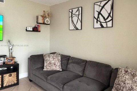 Copropriété à louer à Miami, Floride: 1 chambre, 106.74 m2 № 2026442 - photo 17