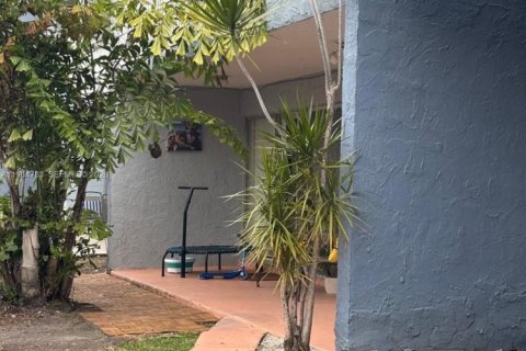 Copropriété à louer à Miami, Floride: 1 chambre, 106.74 m2 № 2026442 - photo 20