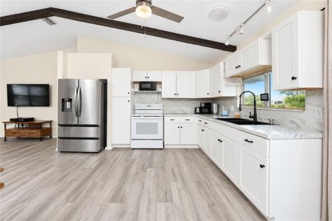 Casa en venta en Port Charlotte, Florida, 2 dormitorios, 83.61 m2 № 2377899 - foto 14