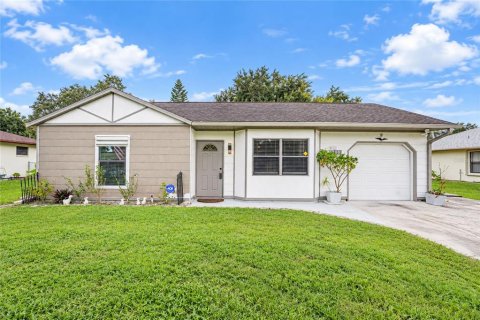 Casa en venta en Port Charlotte, Florida, 2 dormitorios, 83.61 m2 № 2377899 - foto 2