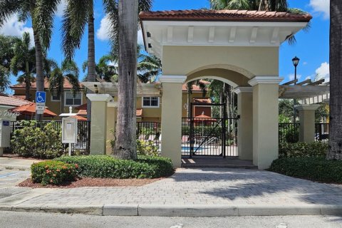 Adosado en Margate, Florida 3 dormitorios, 142.7 m2 № 2058680