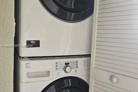 Adosado en alquiler en Margate, Florida, 3 dormitorios, 142.7 m2 № 2058680 - foto 14