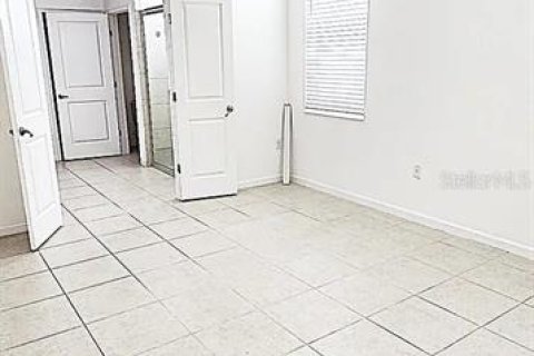 House in Davenport, Florida 5 bedrooms, 238.76 sq.m. № 1904194 - photo 10