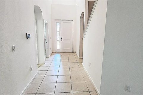 House in Davenport, Florida 5 bedrooms, 238.76 sq.m. № 1904194 - photo 2