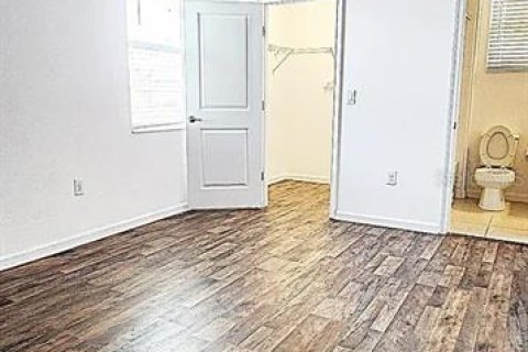 House in Davenport, Florida 5 bedrooms, 238.76 sq.m. № 1904194 - photo 12