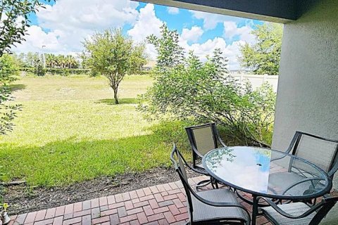 House in Davenport, Florida 5 bedrooms, 238.76 sq.m. № 1904194 - photo 8