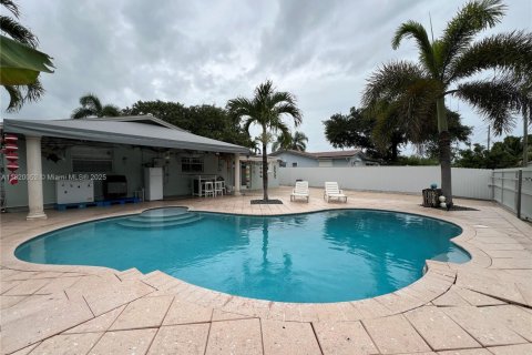 House in Hollywood, Florida 3 bedrooms, 156.82 sq.m. № 1790255 - photo 4