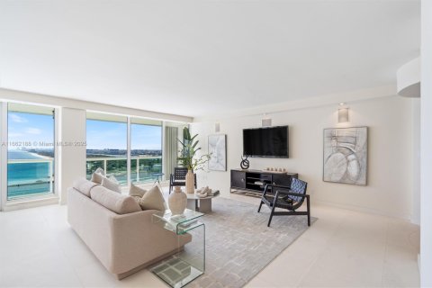 Condo in Fort Lauderdale, Florida, 2 bedrooms  № 1370349 - photo 8