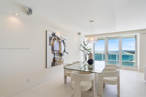 Condo in Fort Lauderdale, Florida, 2 bedrooms  № 1370349 - photo 13