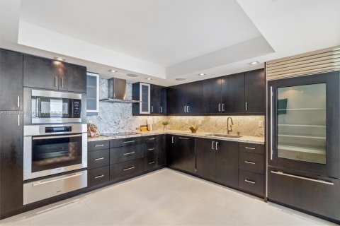 Condo in Fort Lauderdale, Florida, 2 bedrooms  № 1370349 - photo 16