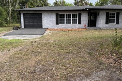 House in Plant City, Florida 3 bedrooms, 123.28 sq.m. № 2196248 - photo 4
