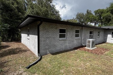 House in Plant City, Florida 3 bedrooms, 123.28 sq.m. № 2196248 - photo 8