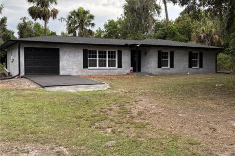 House in Plant City, Florida 3 bedrooms, 123.28 sq.m. № 2196248