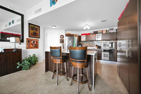Condo in Miami, Florida, 2 bedrooms № 1993553 - photo 16