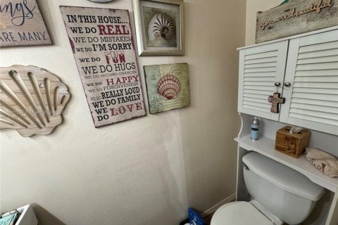 Adosado en venta en Pembroke Pines, Florida, 2 dormitorios, 117.06 m2 № 2015264 - foto 12